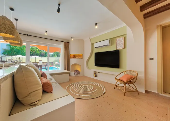 Mediterranean With Private Pool فيلة فتحية