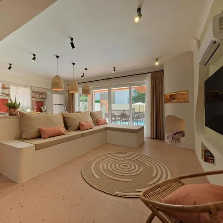 Mediterranean With Private Pool *