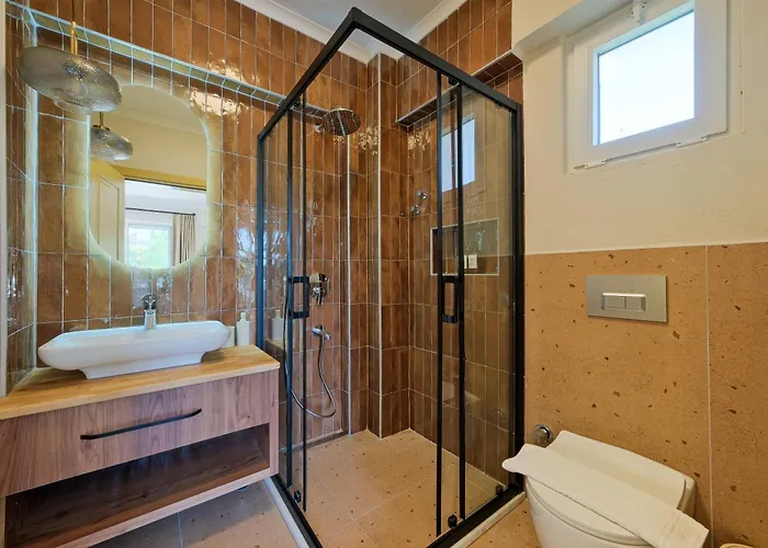 Mediterranean With Private Pool Вилла *