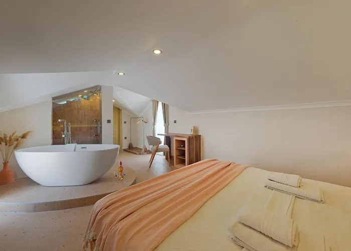 Mediterranean With Private Pool Villa *